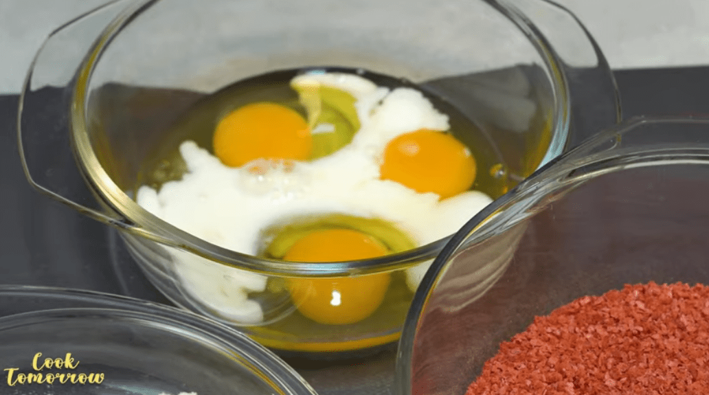 مواد اولیه تهیه تخم مرغ سوخاری ساده