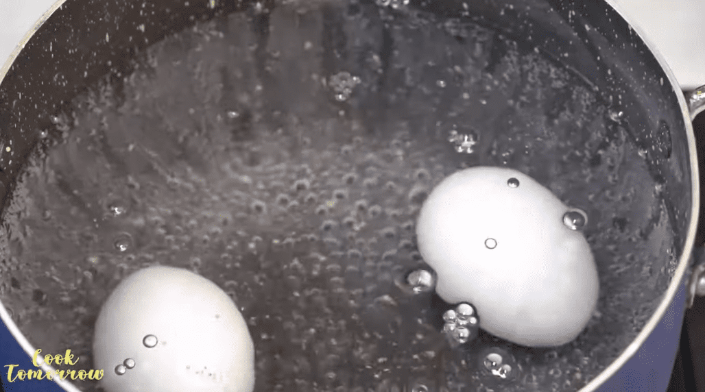 روش پخت تخم مرغ در آب