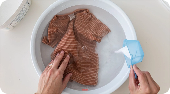 استفاده از شوینده‌های لباسشویی برای پاک کردن اسلایم